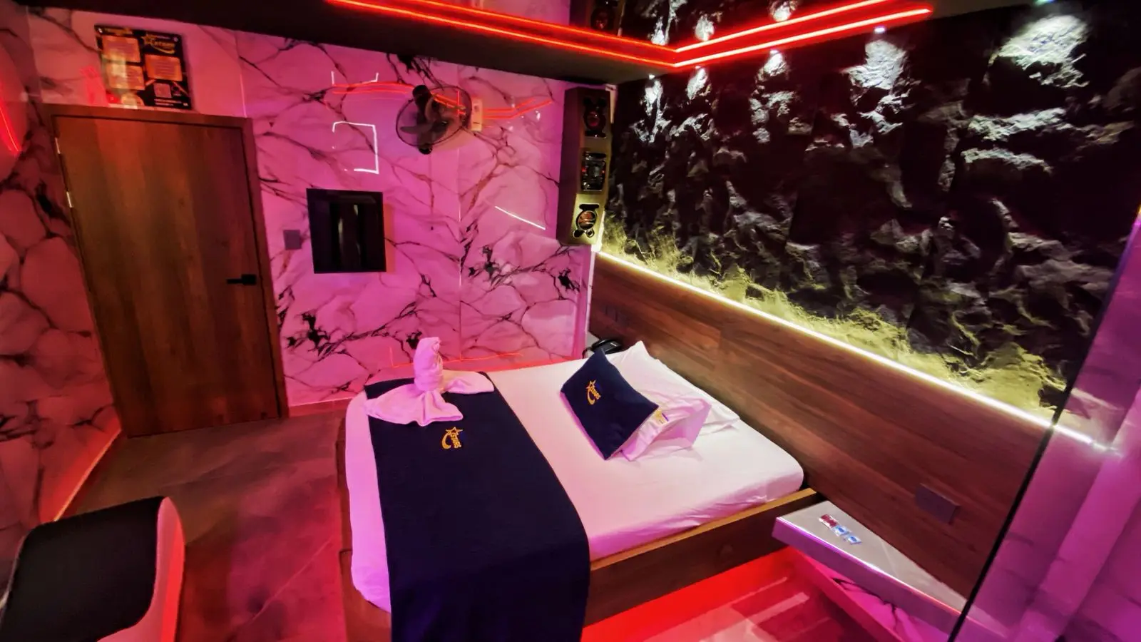 Suite 208 miniatura 5